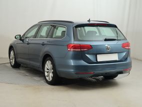 Volkswagen Passat - 2015