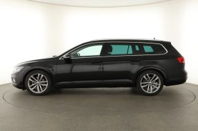 Volkswagen Passat - 2022
