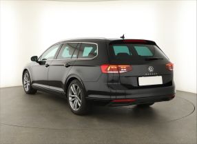Volkswagen Passat - 2022