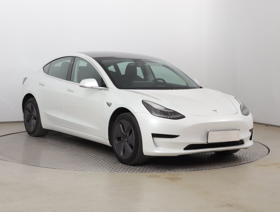 Tesla Model 3 - 2020