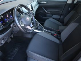 Volkswagen Polo - 2021