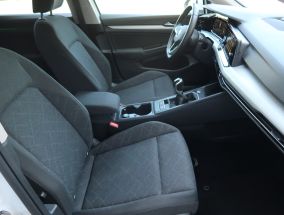 Volkswagen Golf - 2021