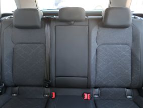 Volkswagen Golf - 2021