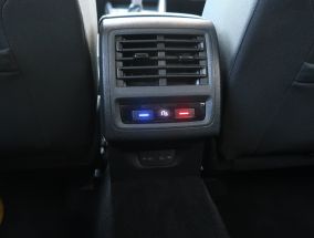 Volkswagen Golf - 2021