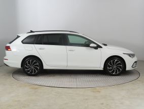 Volkswagen Golf - 2021