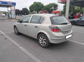 Opel Astra - 2010