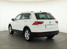 Volkswagen Tiguan - 2020