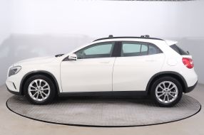 Mercedes-Benz GLA - 2015