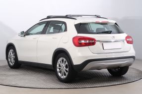 Mercedes-Benz GLA - 2015