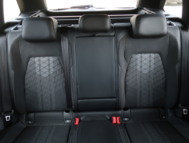 Volkswagen Golf - 2024
