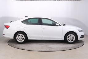 Škoda Octavia - 2023