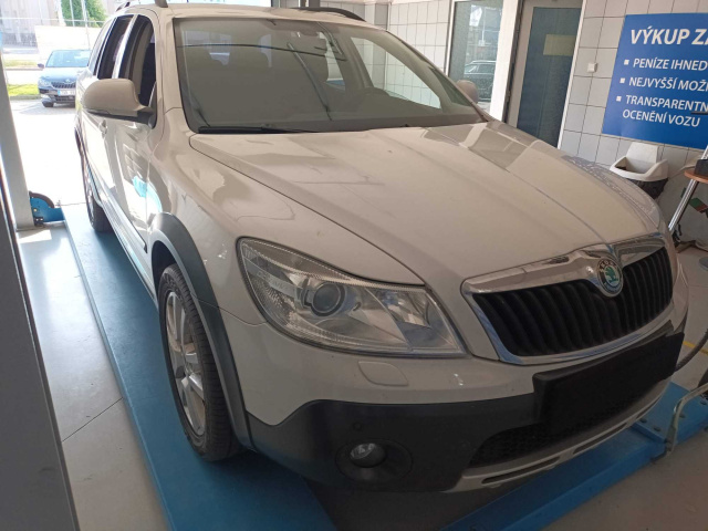 Škoda Octavia Scout 2011