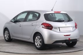 Peugeot 208 - 2016