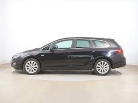 Opel Astra - 2011