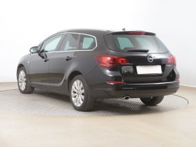 Opel Astra - 2011
