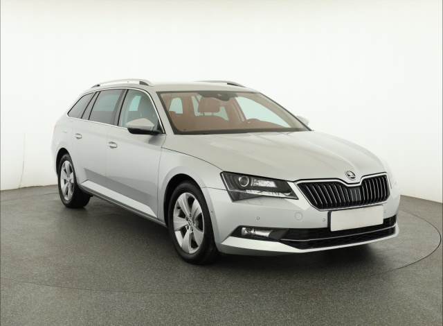 Škoda Superb 2016