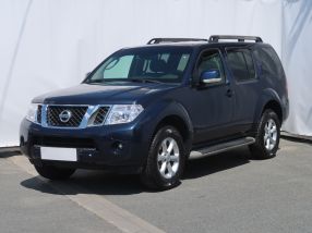 Nissan Pathfinder - 2011