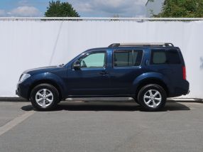 Nissan Pathfinder - 2011