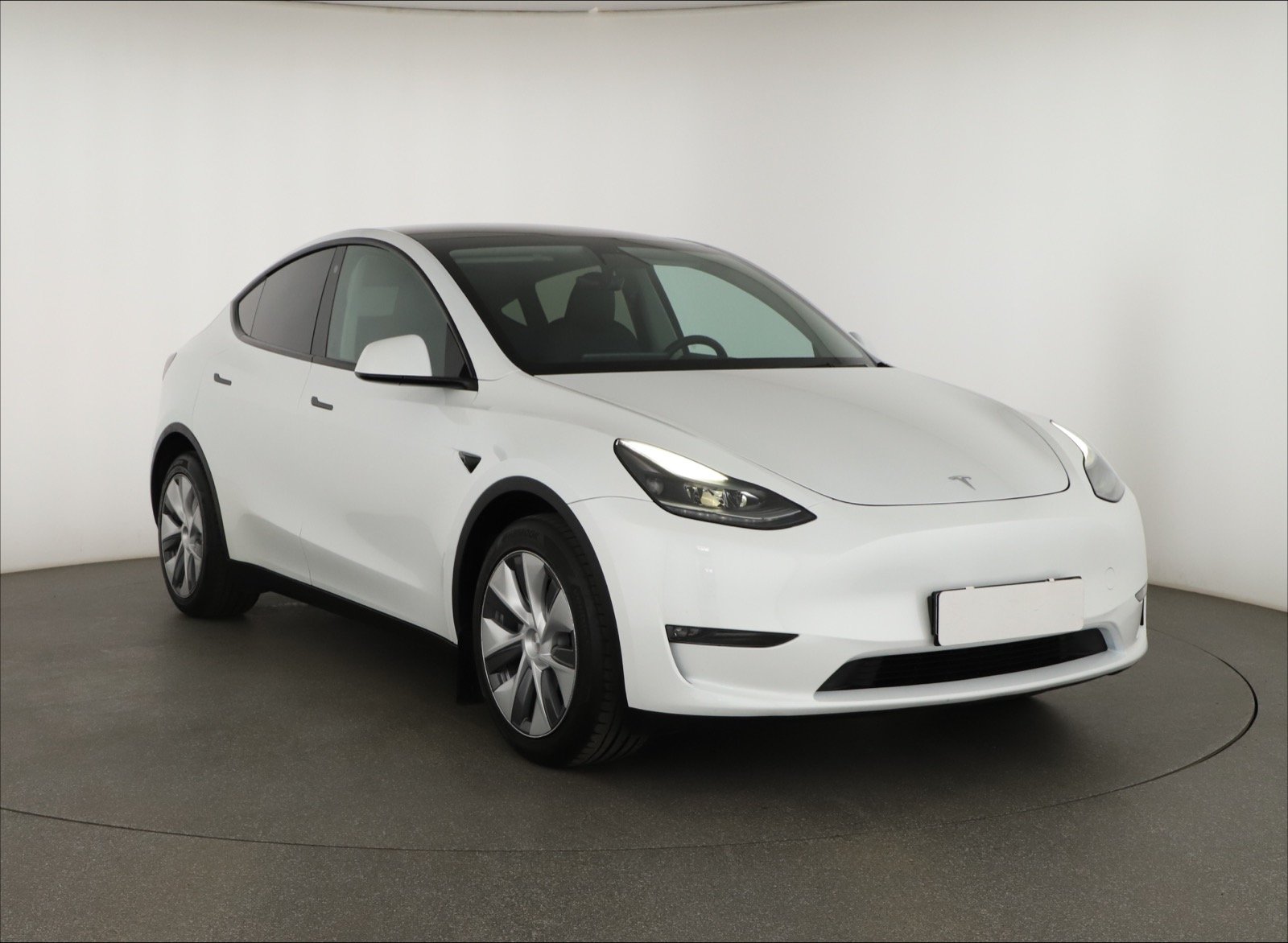 Tesla Model Y - 2023