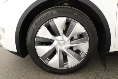 Tesla Model Y - 2023
