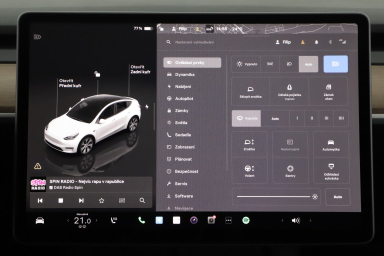 Tesla Model Y - 2023