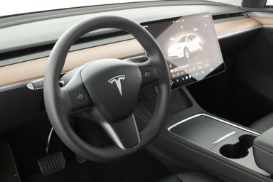 Tesla Model Y - 2023