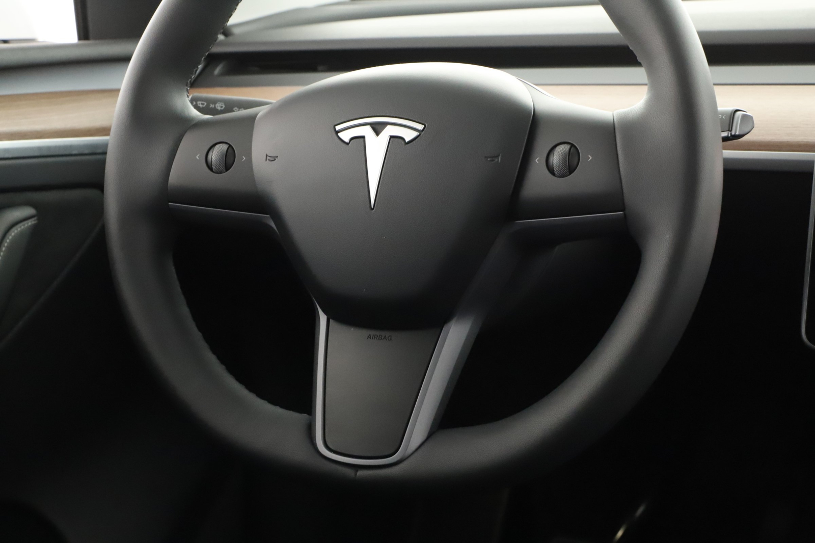 Tesla Model Y - 2023