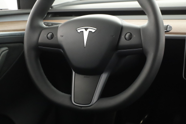 Tesla Model Y - 2023