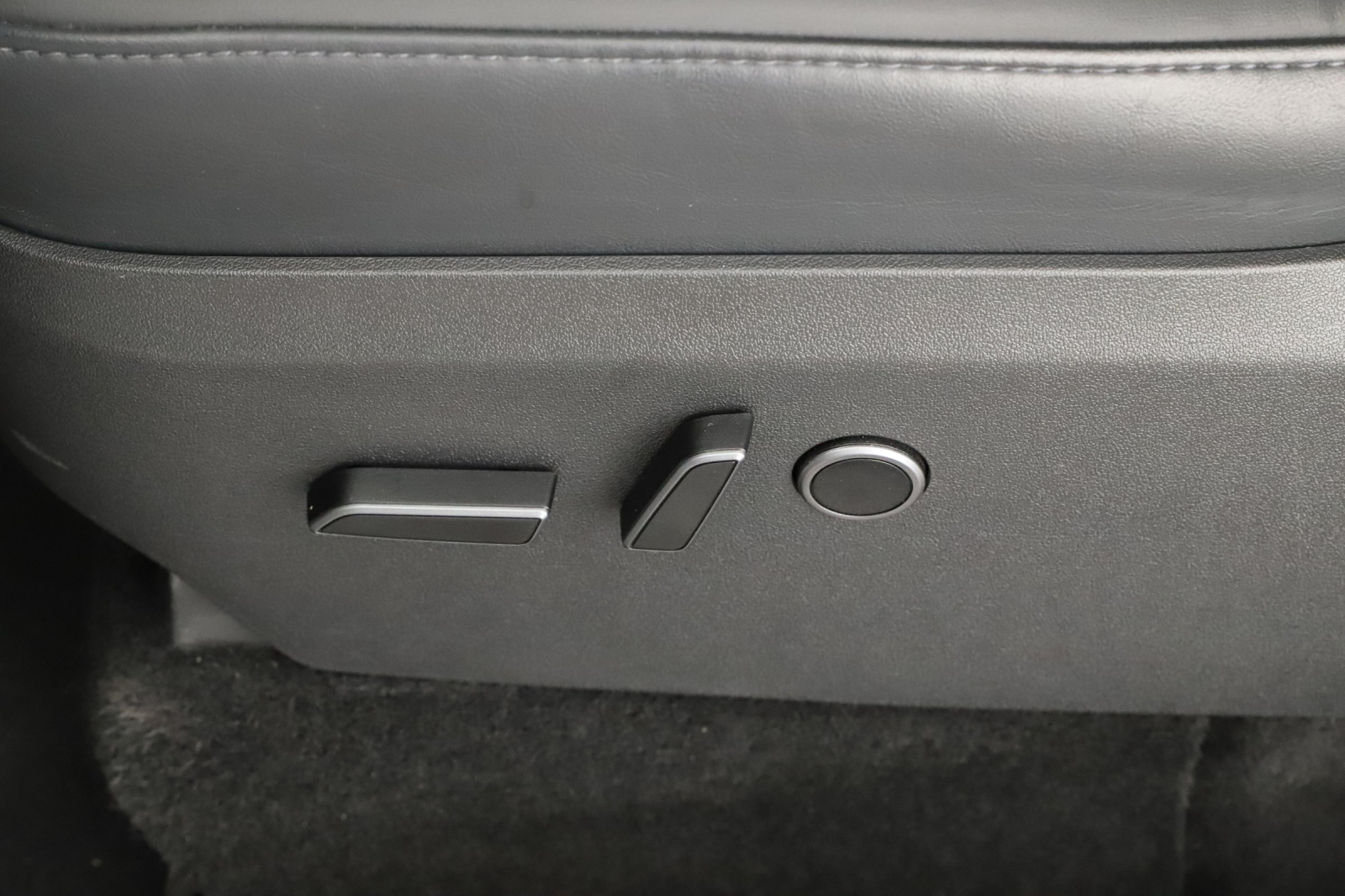 Tesla Model Y - 2023