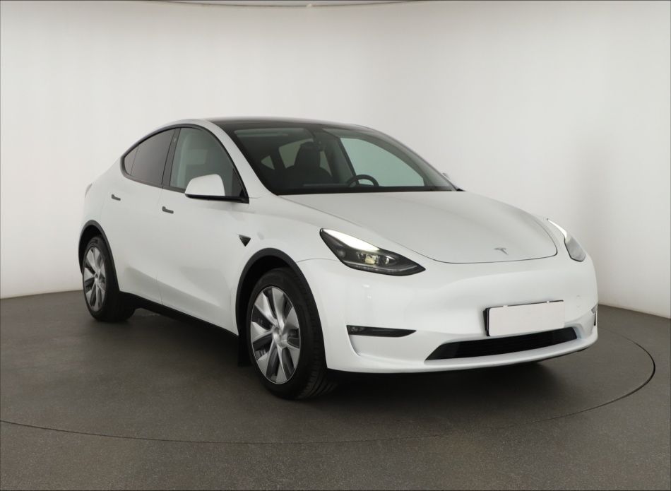 Tesla Model Y - 2023