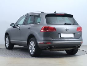 Volkswagen Touareg - 2015
