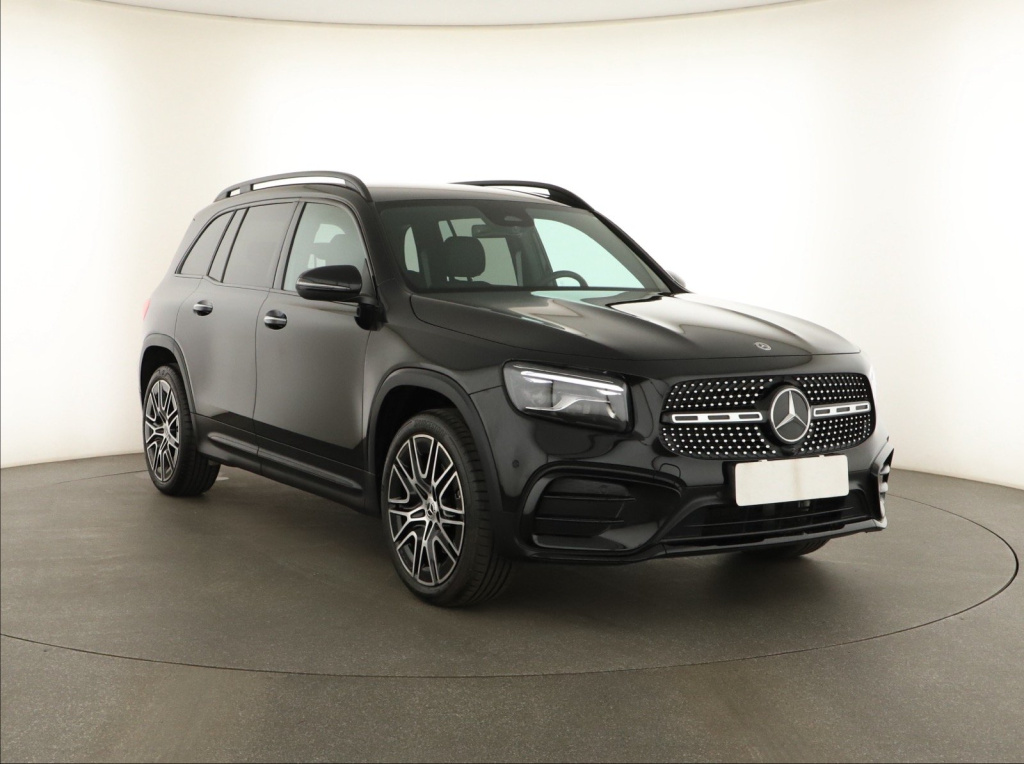 Mercedes-Benz GLB 200, 2026