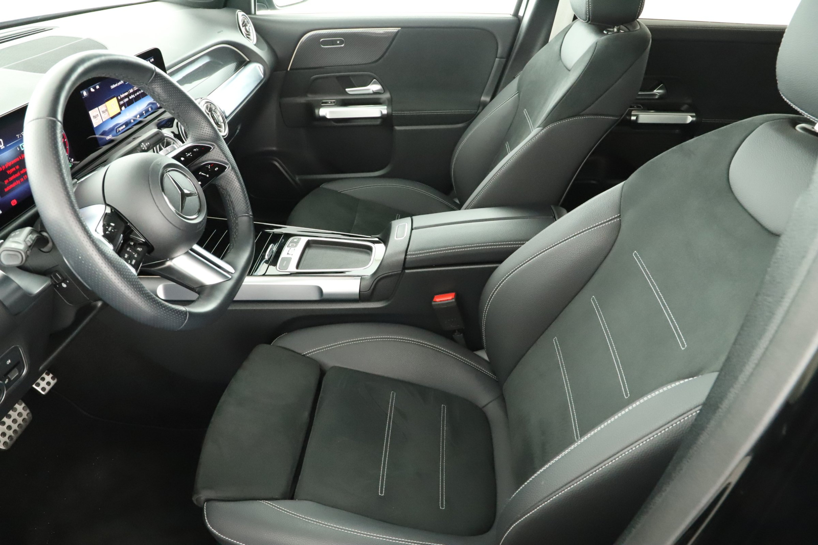 Mercedes-Benz GLB - 2026