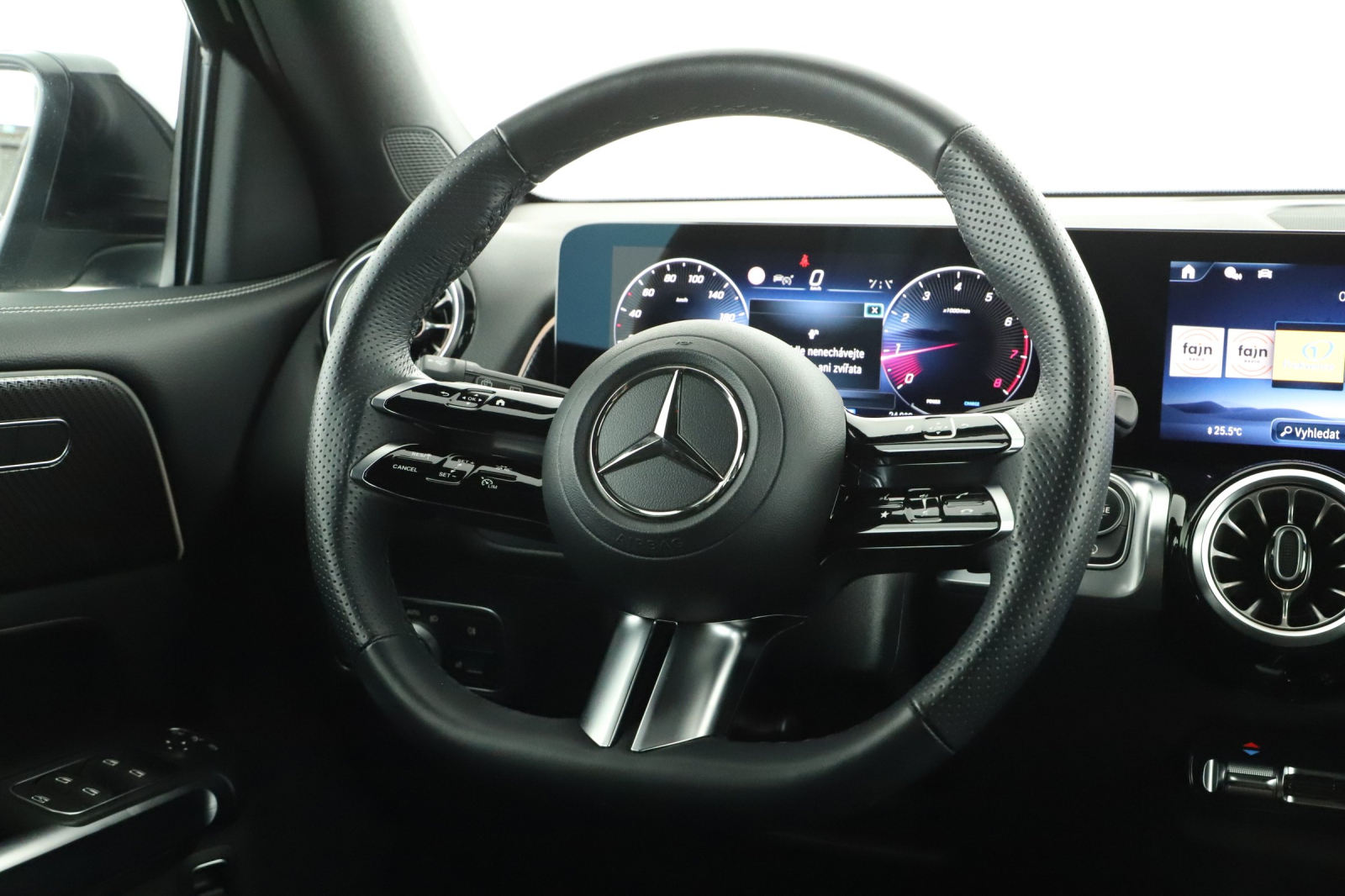 Mercedes-Benz GLB - 2026