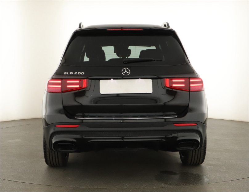 Mercedes-Benz GLB, 2026