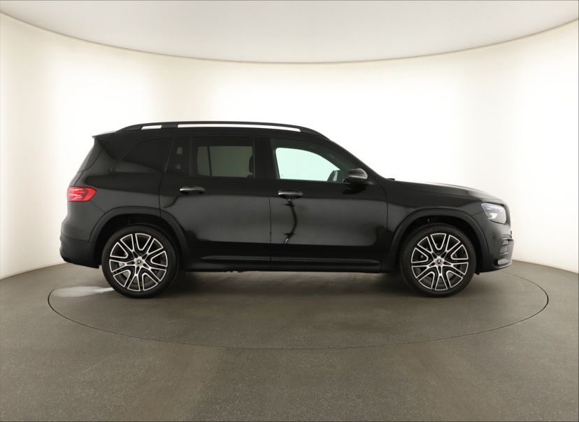 Mercedes-Benz GLB, 2026