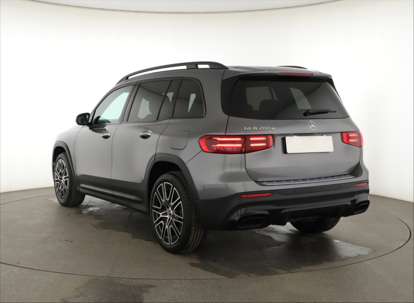 Mercedes-Benz GLB, 2026