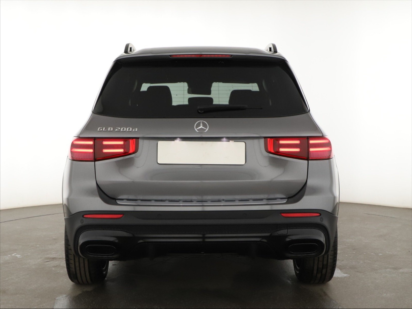 Mercedes-Benz GLB, 2026