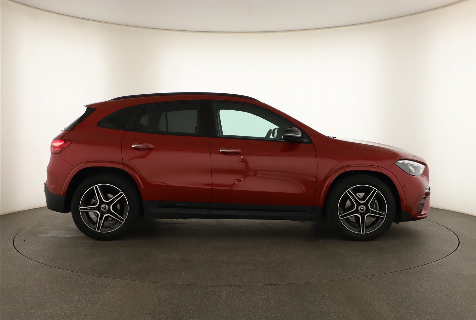 Mercedes-Benz GLA - 2025