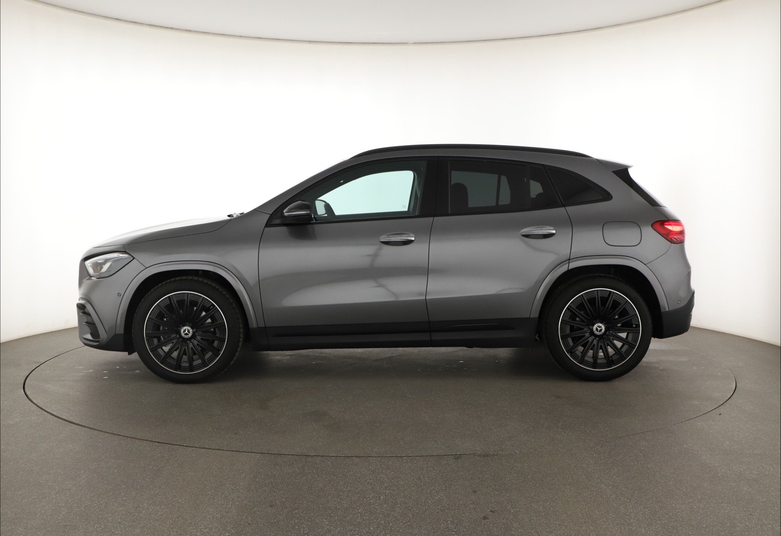 Mercedes-Benz GLA - 2025