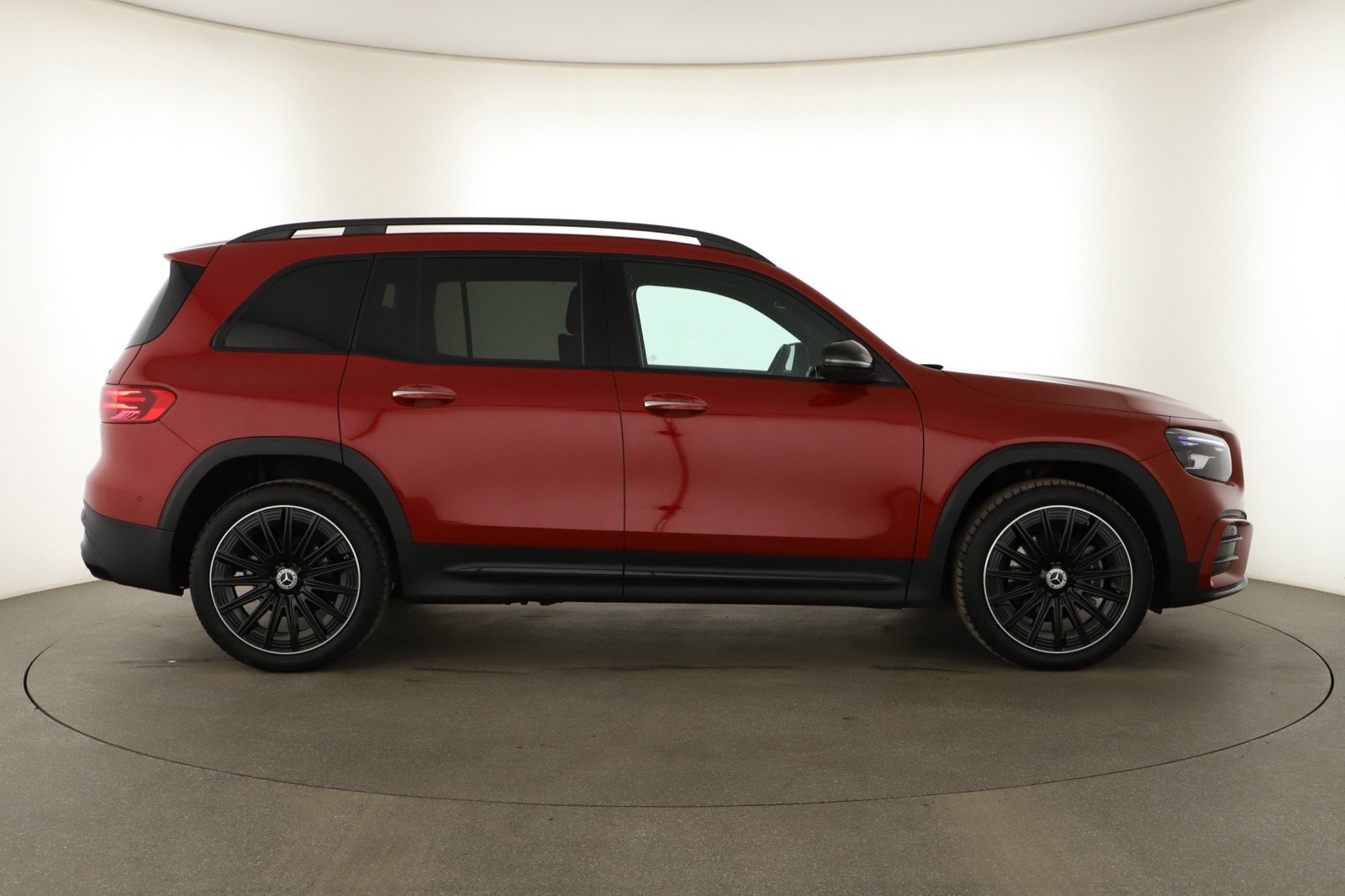 Mercedes-Benz GLB - 2026