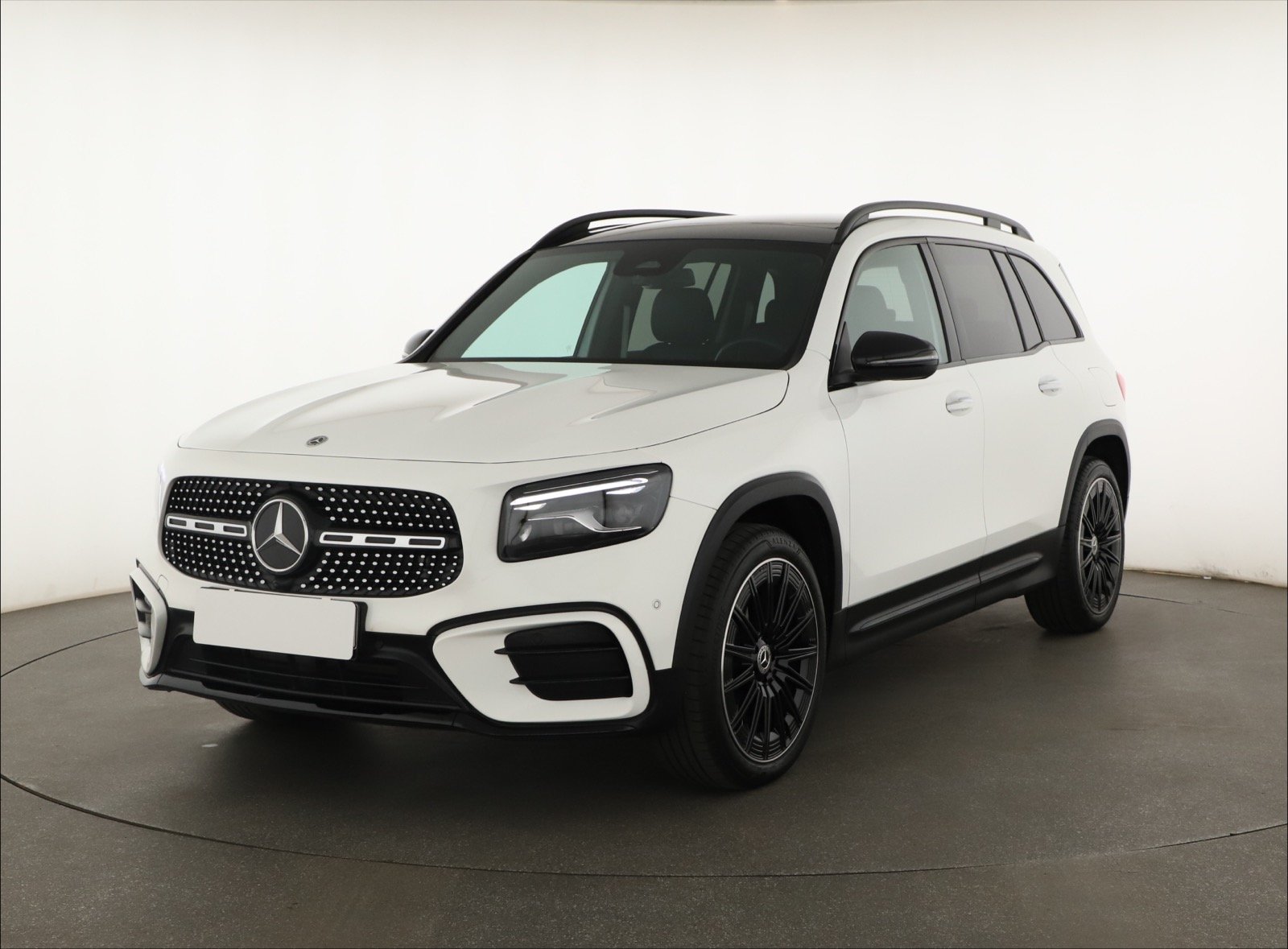 Mercedes-Benz GLB - 2026