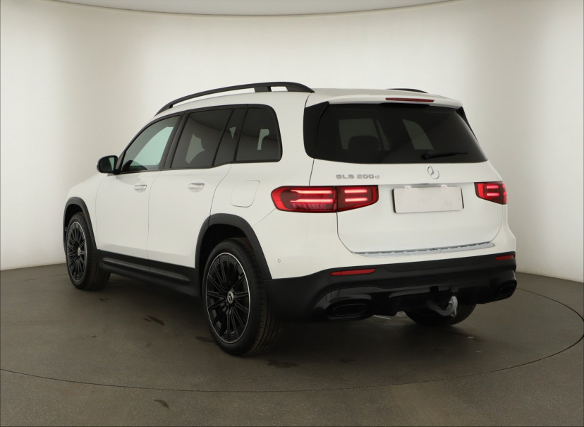 Mercedes-Benz GLB, 2026