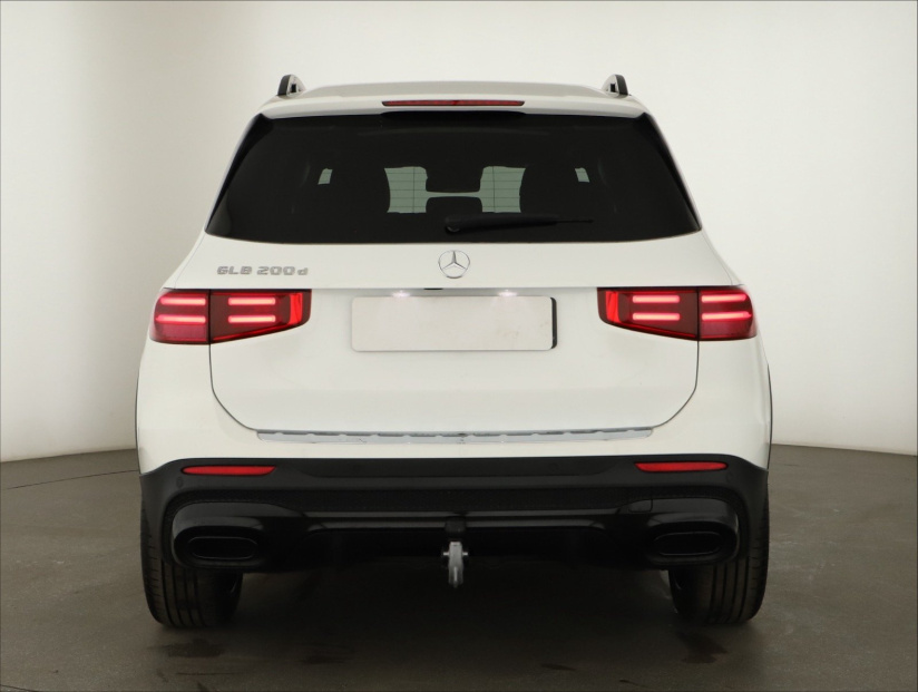 Mercedes-Benz GLB, 2026