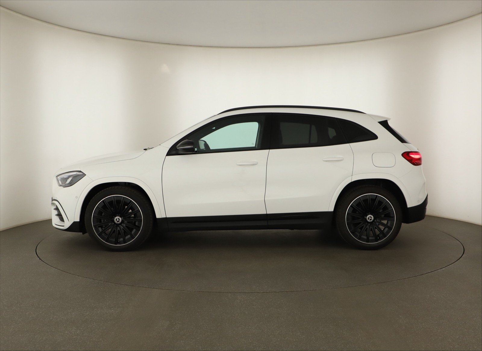 Mercedes-Benz GLA - 2025