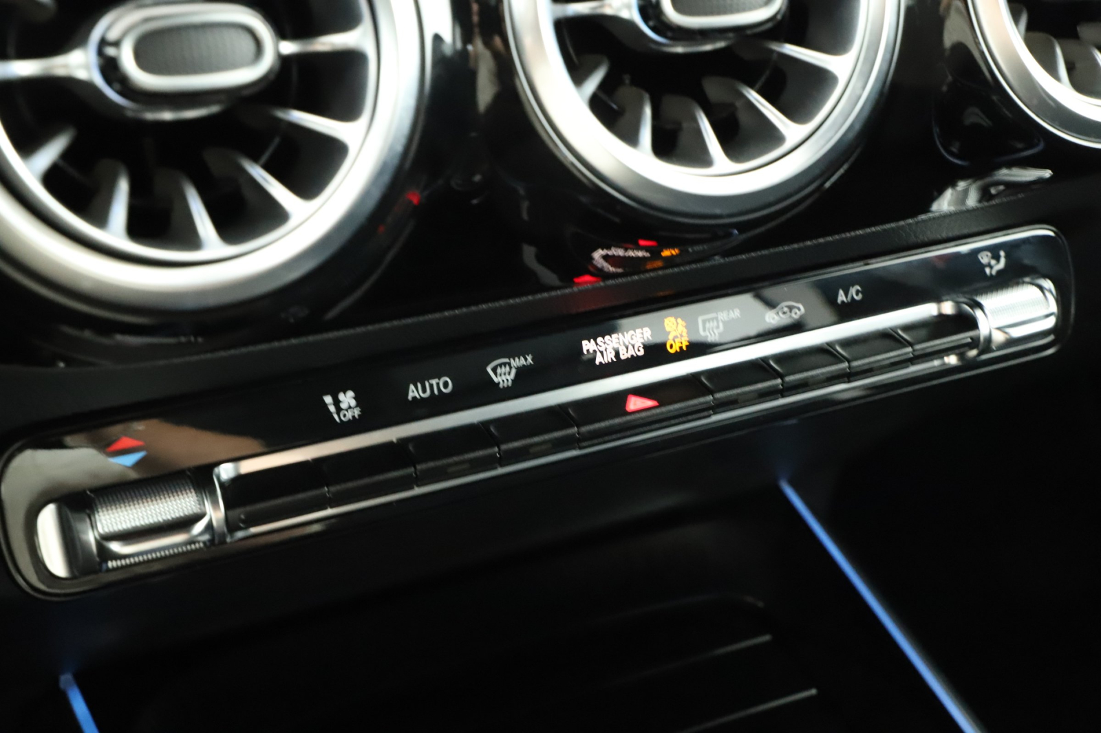 Mercedes-Benz GLA - 2025