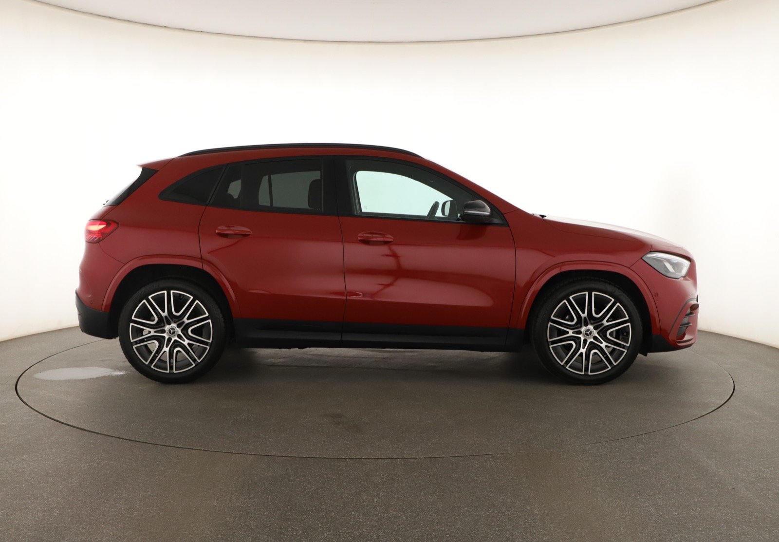 Mercedes-Benz GLA - 2025