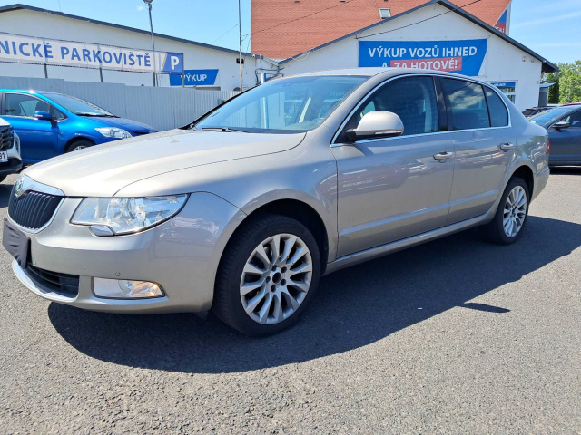 Škoda Superb 2012