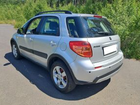 Suzuki SX4 - 2013