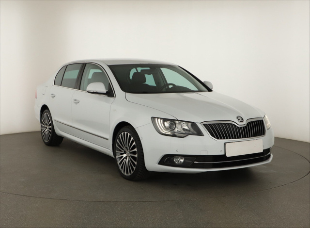 Škoda Superb 2015